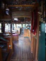 Der Bus der Lost Gypsy Gallery von innen